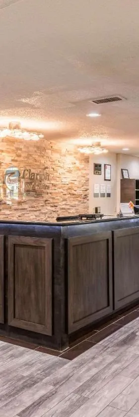 Lake Norman Inn and Suites，位于科尼利厄斯的酒店