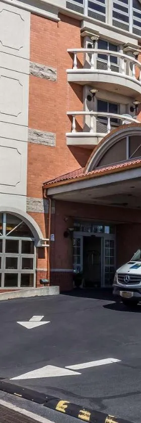 拉瓜迪亚机场康福特套房酒店，位于皇后区的酒店