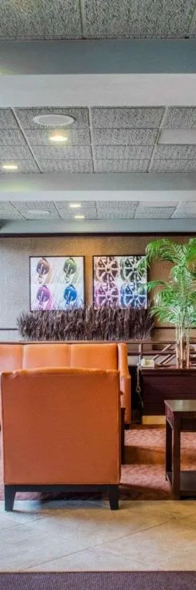 Clarion Hotel & Suites Riverfront，位于奥斯威戈的酒店