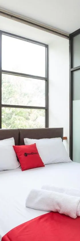 RedDoorz near Eka Hospital BSD City，位于当格浪的酒店