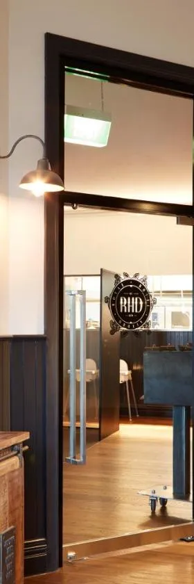 The Royal Hotel, Drouin，位于德鲁盎的酒店