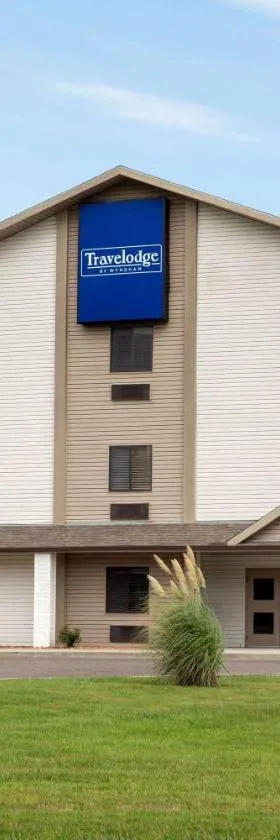 Travelodge by Wyndham Livonia，位于Livonia的酒店