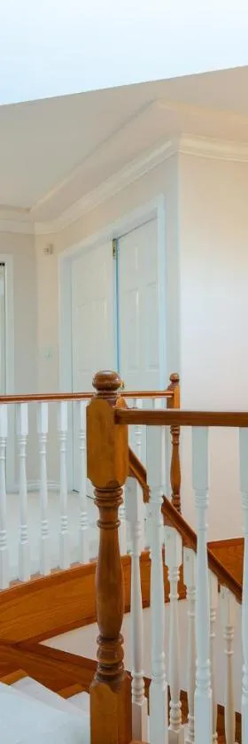 3 Private, spacious, bright rooms in a Gorgeous house，位于新威斯敏斯特的酒店