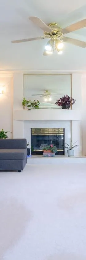 Great Guest Suite in a Gorgeous House，位于新威斯敏斯特的酒店
