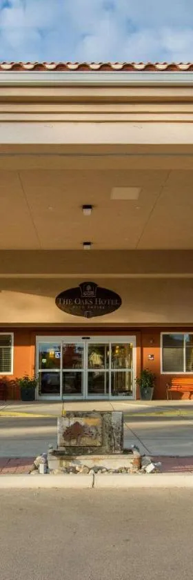The Oaks Hotel & Suites，位于佩索罗伯斯的酒店