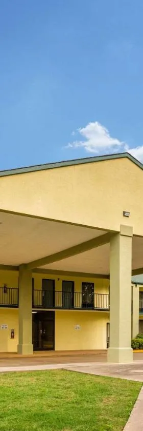Quality Inn & Conference Center，位于Heber Springs的酒店