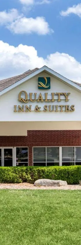 Quality Inn & Suites Mountain Home North，位于芒廷霍姆的酒店