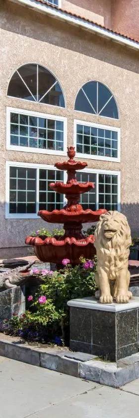 赛普拉斯罗德威旅馆，位于赛普里斯的酒店