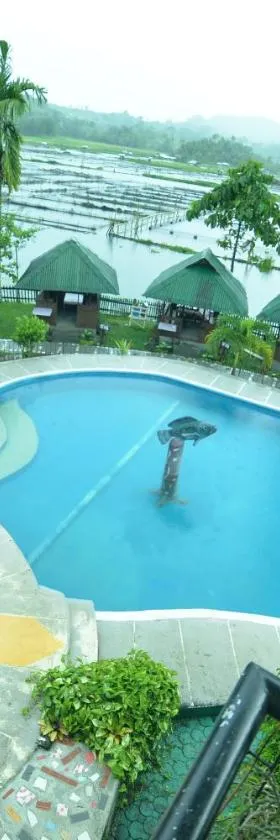Sunrise Garden Lake Resort，位于Lahit的酒店