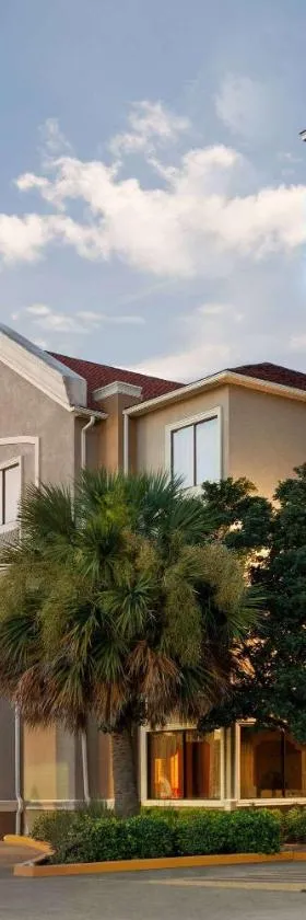Baymont by Wyndham Clute Lake Jackson，位于Clute的酒店