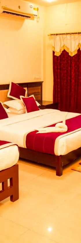 KSTDC Hotel Mayura Chalukya, Badami，位于巴达米的酒店