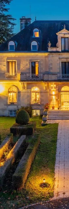 Garrigae Manoir de Beauvoir Poitiers Sud - Hotel & Spa，位于米尼亚卢博瓦尔的酒店