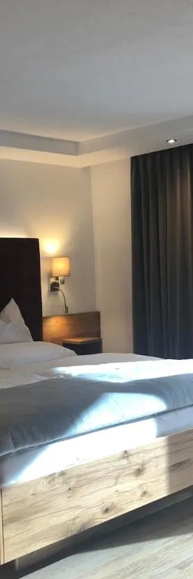 Hotel Garni Central - Zimmer - Studios - Apartments，位于卡普尔的酒店