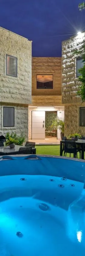 Hotel La Finca - Luxury Suites Hotel，位于贝尔谢巴的酒店