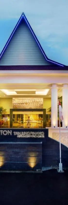 Aston Tanjung Pinang Hotel & Conference Center，位于丹戎槟榔的酒店