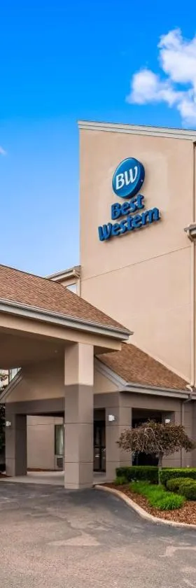 BR宾客贝斯特韦斯特酒店，位于曾斯维尔的酒店