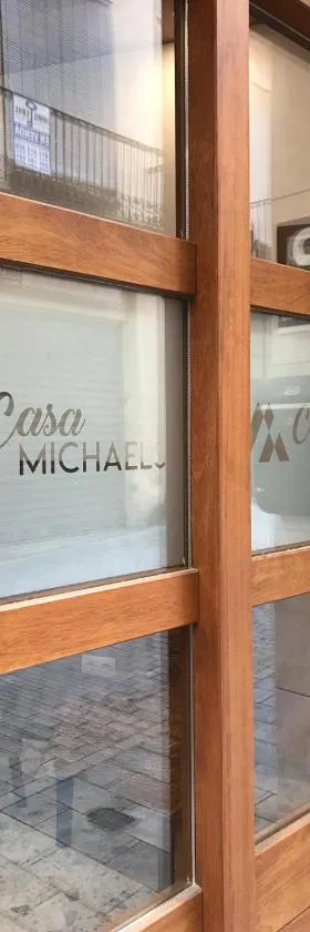 Hostal Casa Michaels，位于埃布罗河畔莫拉的酒店