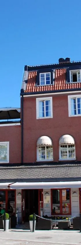 Hotel Bishops Arms Strängnäs，位于斯特兰奈斯的酒店