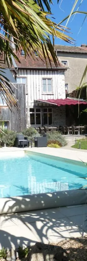 Logis Hotel Auberge Dupuytren，位于Pierre-Buffière的酒店