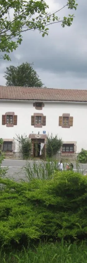 文塔圣布拉斯旅馆，位于Almándoz的酒店