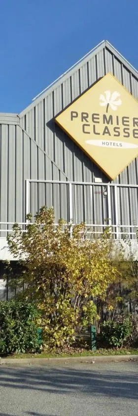 南瓦朗斯普瑞米尔经典酒店，位于瓦朗斯的酒店