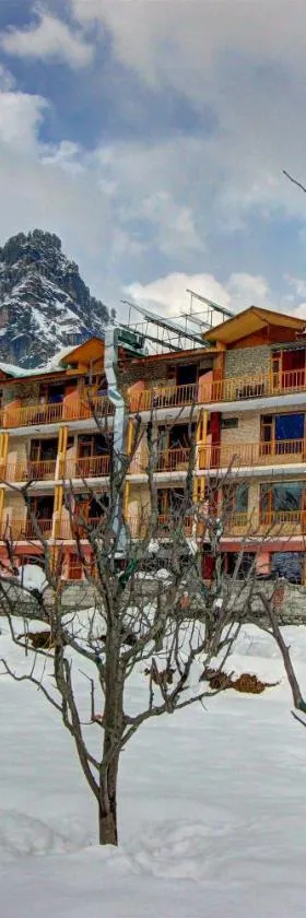 Hotel Mountain face by Snow City Hotels，位于马拉里的酒店