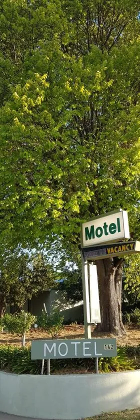 Holbrook SKYE Motel，位于霍尔布鲁克的酒店