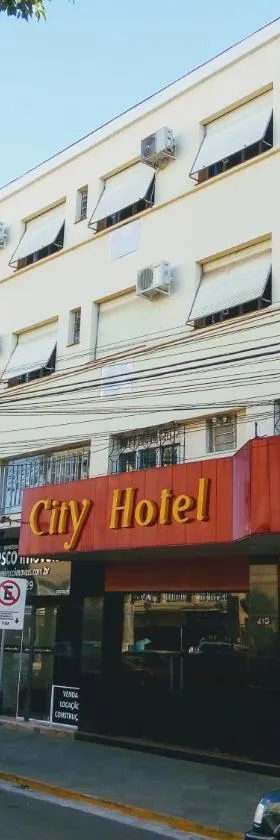 City Hotel PF，位于帕苏丰杜的酒店