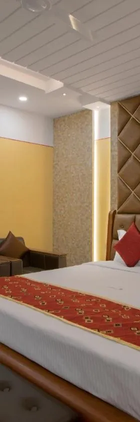 Hotel Vashanth Krishna，位于纳盖科伊尔的酒店