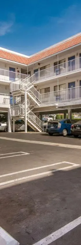 Motel 6 Monterey Park，位于蒙特利公园市的酒店