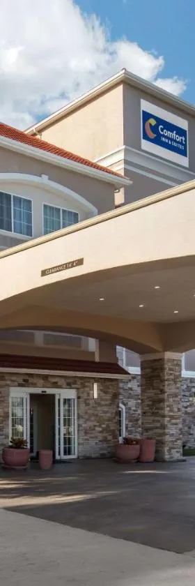 Comfort Inn & Suites Cedar Hill Duncanville，位于雪松山的酒店