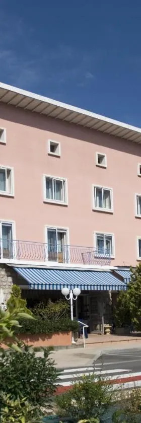 Hôtel & Restaurant Azur，位于拉弗莱西诺斯的酒店