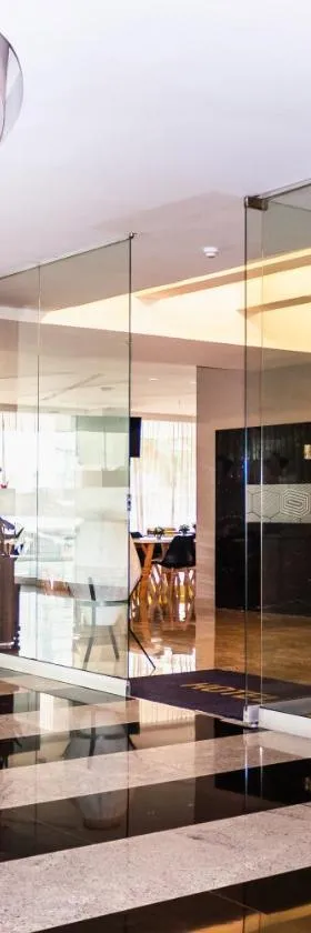 Hotel F25，位于伊瓦格的酒店
