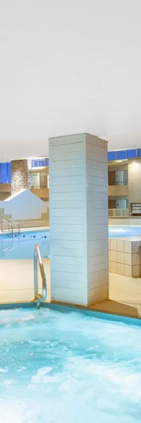 Ramada by Wyndham Midtown Grand Island，位于格兰德岛的酒店