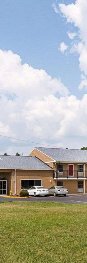 Econo Lodge Pine Bluff，位于派恩布拉夫的酒店