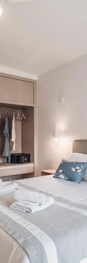 Iliada Beach Hotel，位于古维亚的酒店