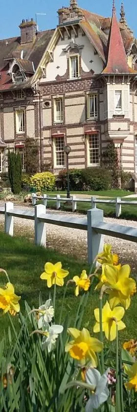Château de la Râpée Hôtel restaurant，位于伊帕特河畔巴泽科特的酒店