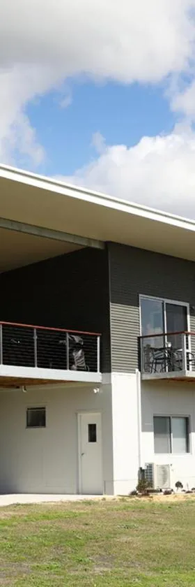 Lot113 Vineyard Accommodation，位于Upper Swan的酒店