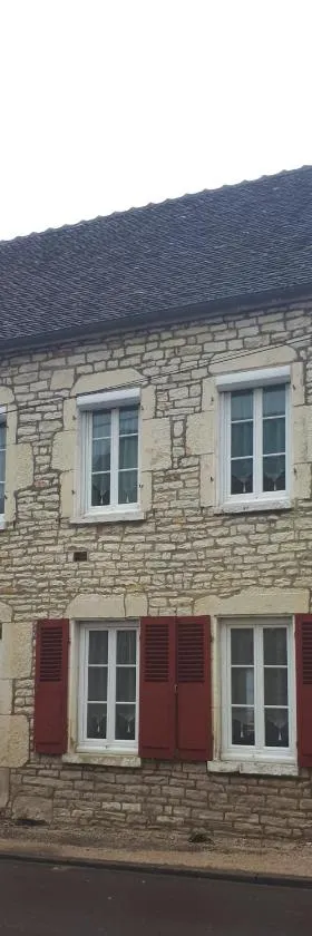 Chambres d'hôtes la Chaumière，位于屈尔河畔阿尔西的酒店