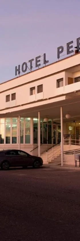 Hotel Pepa，位于Villafranca de Ebro的酒店