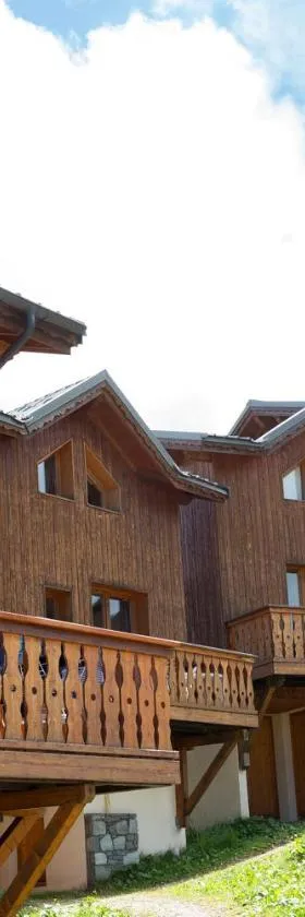 Madame Vacances Les Chalets du Praz，位于拉普拉涅的酒店