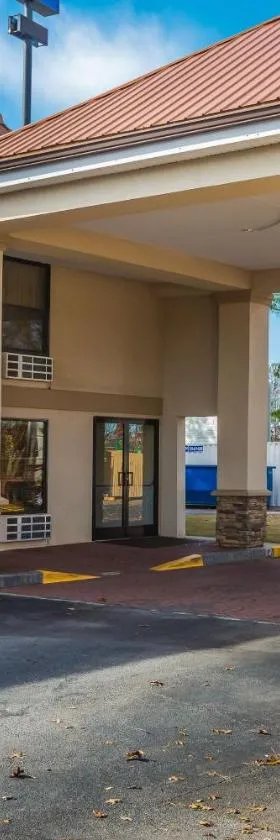 Motel 6-Suwanee, GA - Gwinnett Center，位于苏万尼的酒店