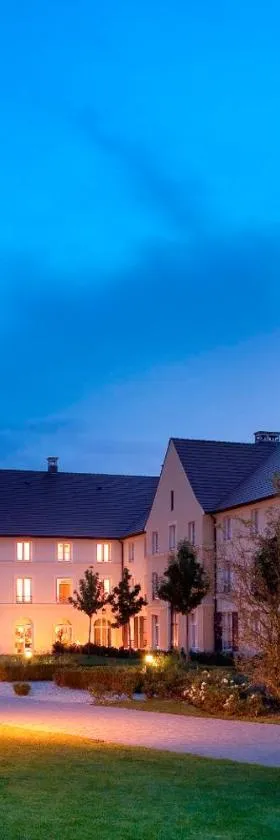 Campanile Val de France，位于马尼库尔勒翁格尔的酒店