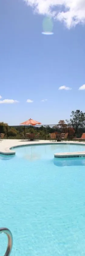 Yosemite RV Resort，位于科斯戈尔德的酒店