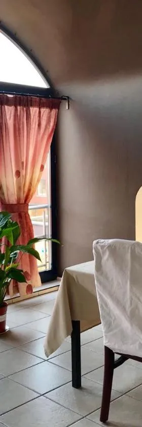 FANTASIA a spacious beautiful apartment & affordable，位于诺瑟海姆的酒店