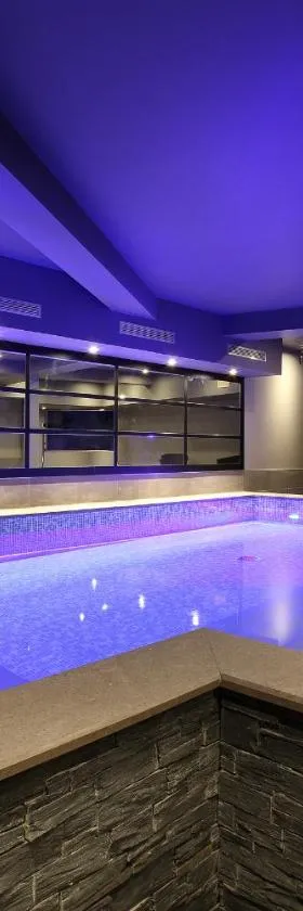 新科海博中心酒店，位于尚贝里的酒店