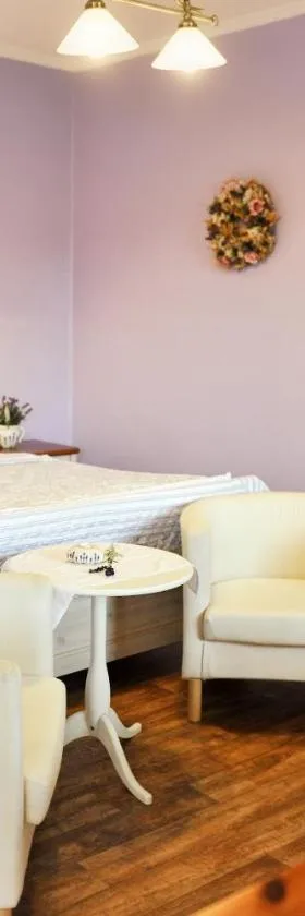 Hotel Bonsai，位于米库洛夫的酒店