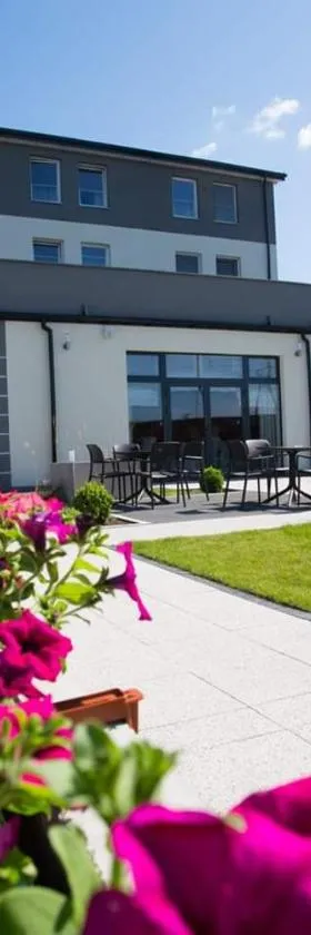 Hotel Mazovia Airport Modlin，位于马佐夫舍地区新庄园的酒店