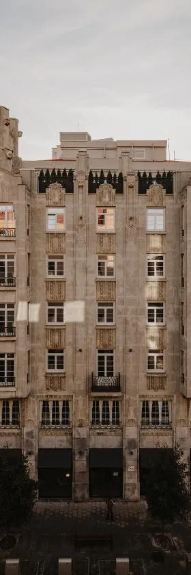 El Môderne Hotel，位于希洪的酒店