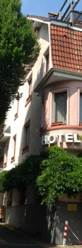 Hotel "dream in" Heiligenhaus，位于海利根豪斯的酒店